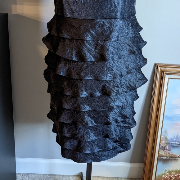 R&M Richards Black Ruffle Cocktail Dress - 8P - Picture 6 of 16